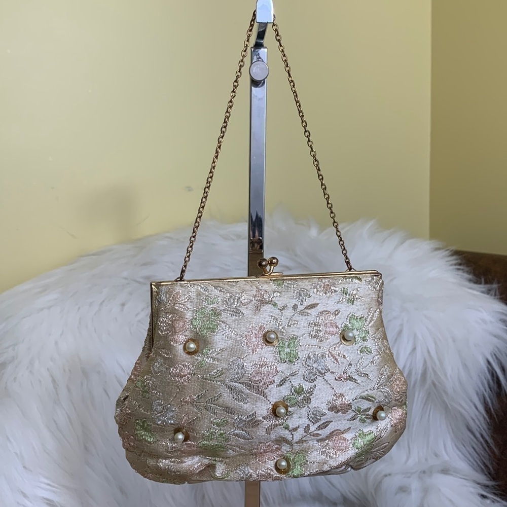 Vintage Ivory Embroidered Beaded Small Kiss Lock Chain Strap Mini Evening Bag - Picture 10 of 17